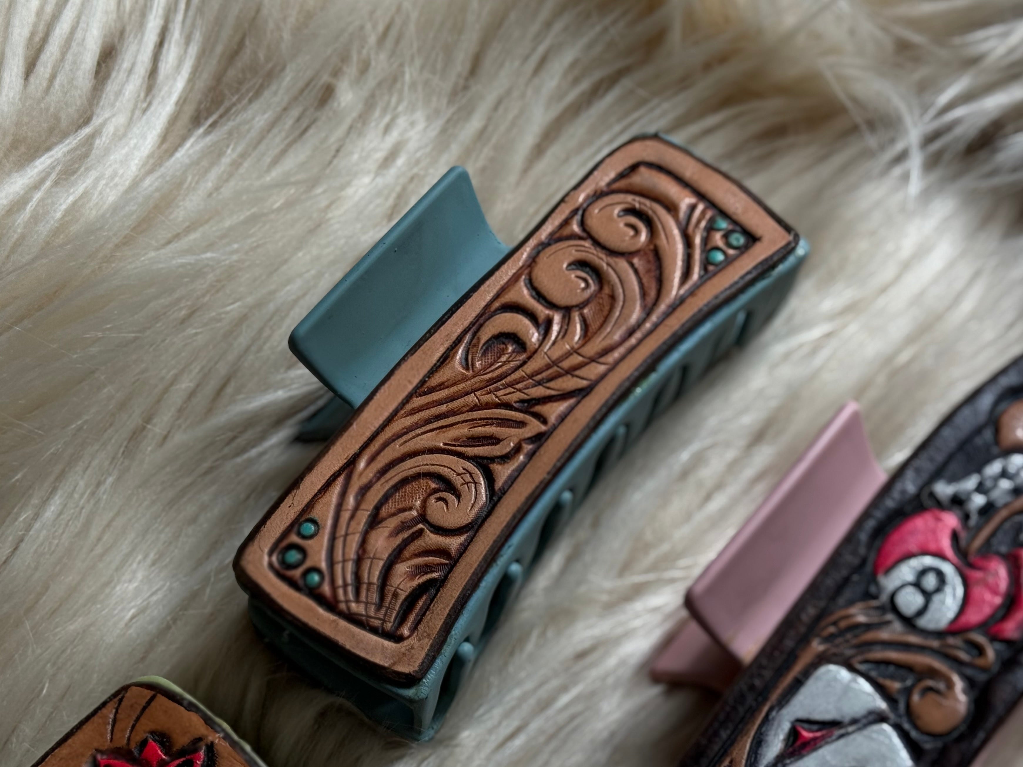 Tooled Claw Clips