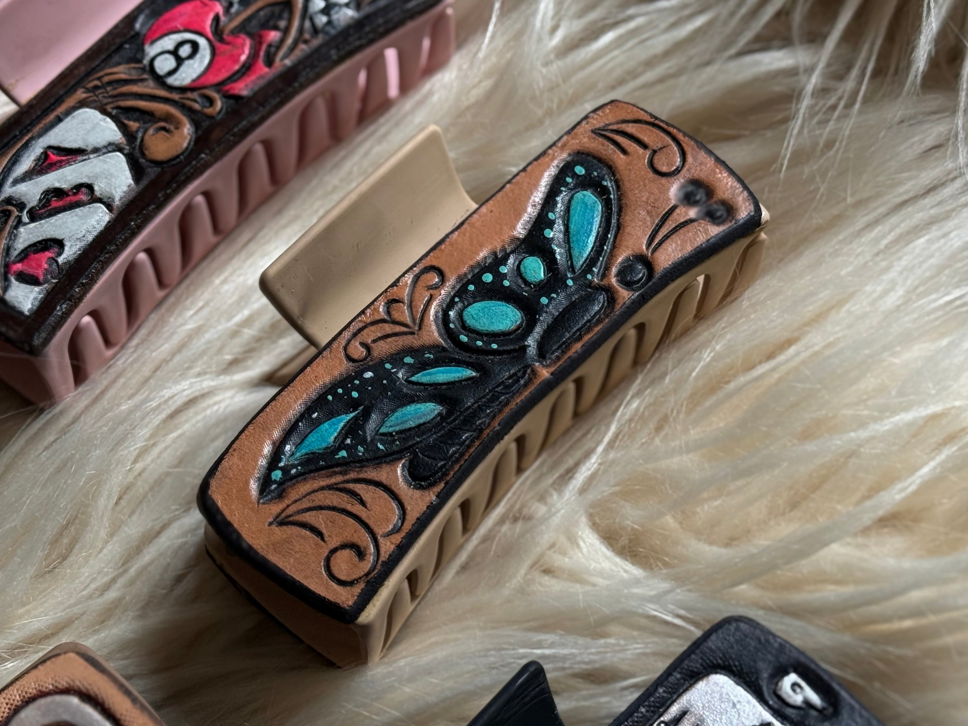 Tooled Claw Clips