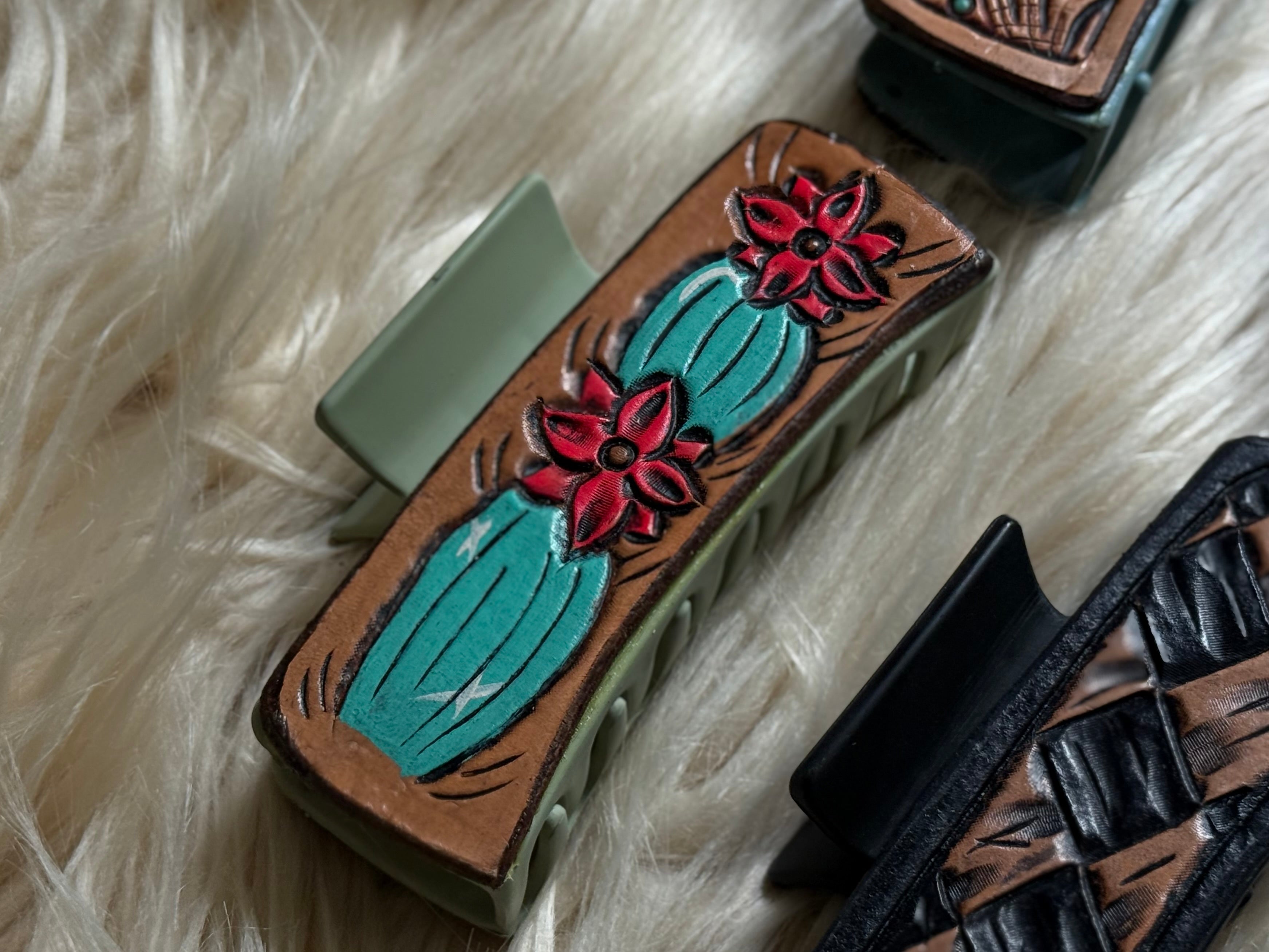 Tooled Claw Clips